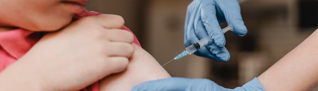 pediatras-alertan-brotes-polio-sarampion-descenso-vacunacion