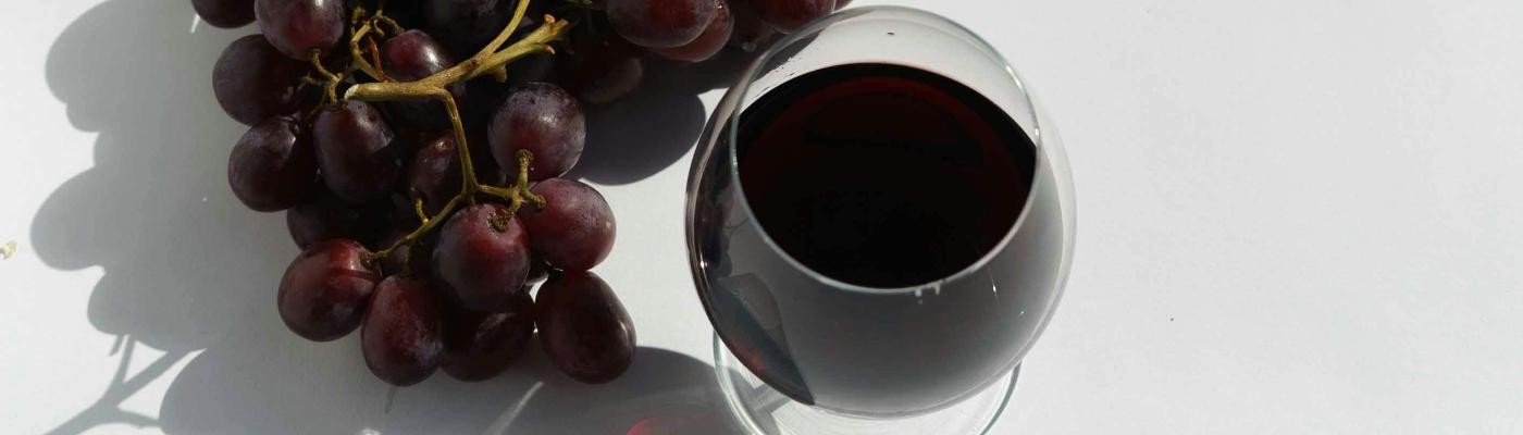 Un estudio resolverá la gran incógnita del vino: ¿abstenerse o tomarse dos o tres copas al día?