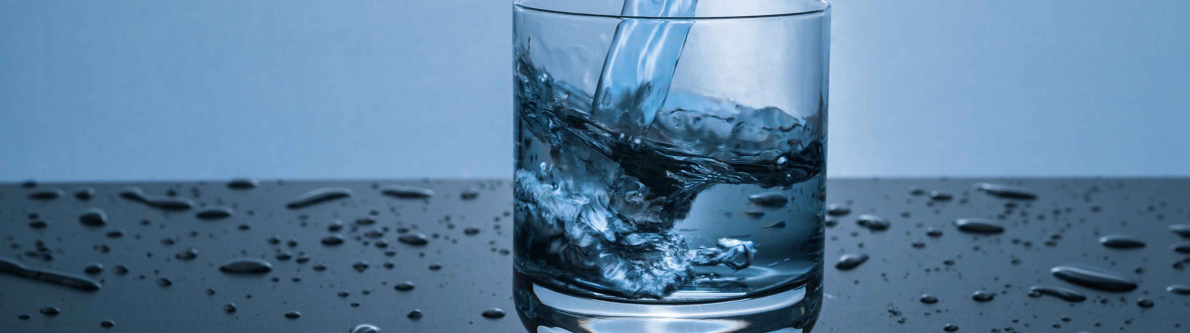 ¿Cuánta agua hay que beber para una correcta hidratación?
