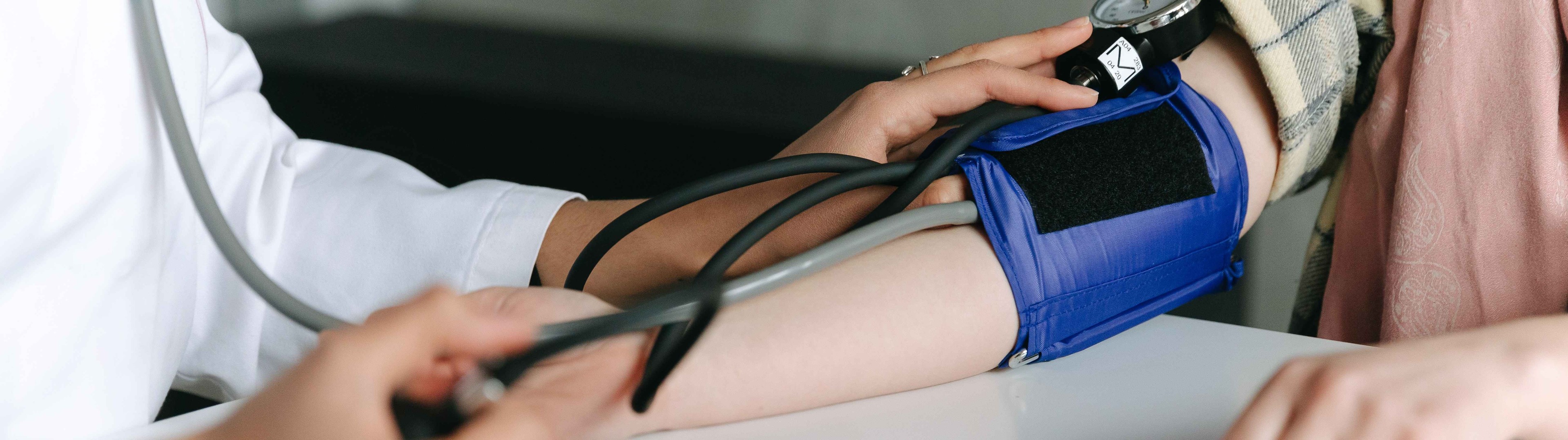 Una presión arterial alta puede acelerar el envejecimiento de los huesos 