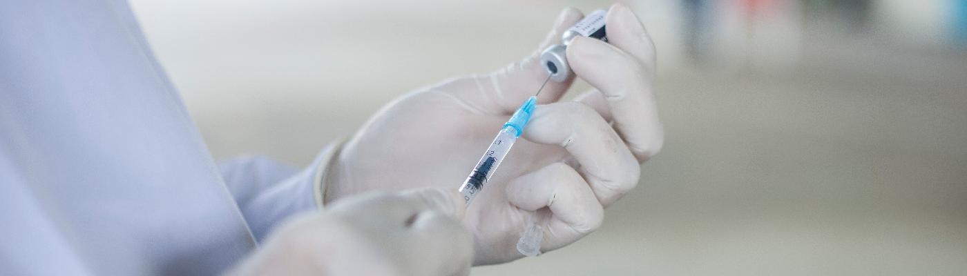 Desarrollan la “super vacuna” que actúa contra todas las variantes de la gripe