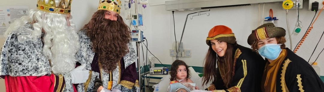 Los niños ingresados en el Hospital 12 de Octubre reciben la visita de los Reyes Magos