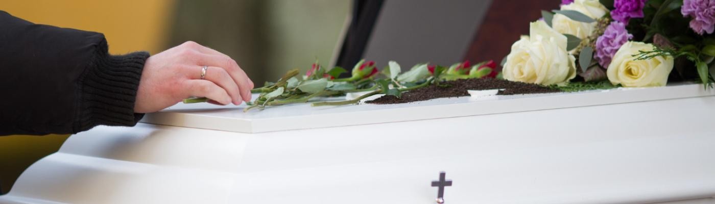 Una funeraria de Valencia cobraba 1.200 euros por cadáveres para facultades de medicina